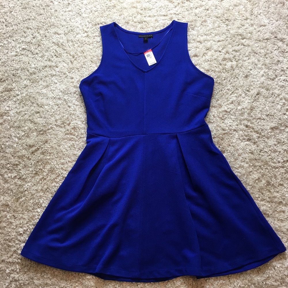 Elegant Blue Sleeveless Dress